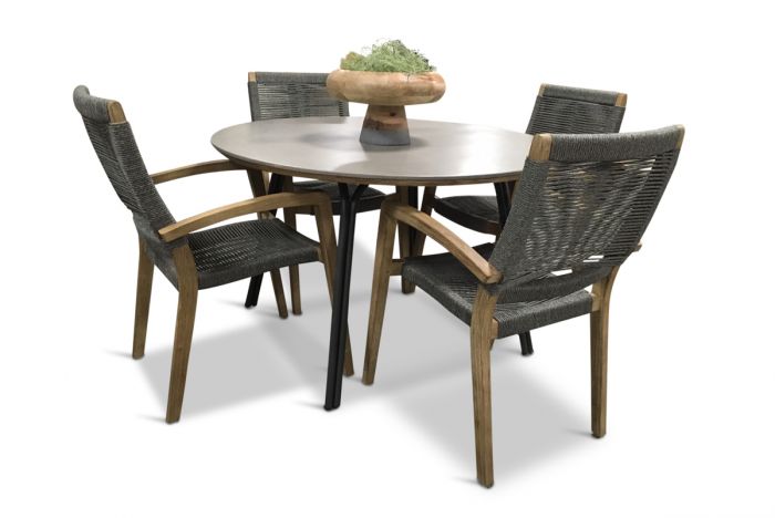 SIMI 120 & ITEA - Fire stoler og rundt spisebord